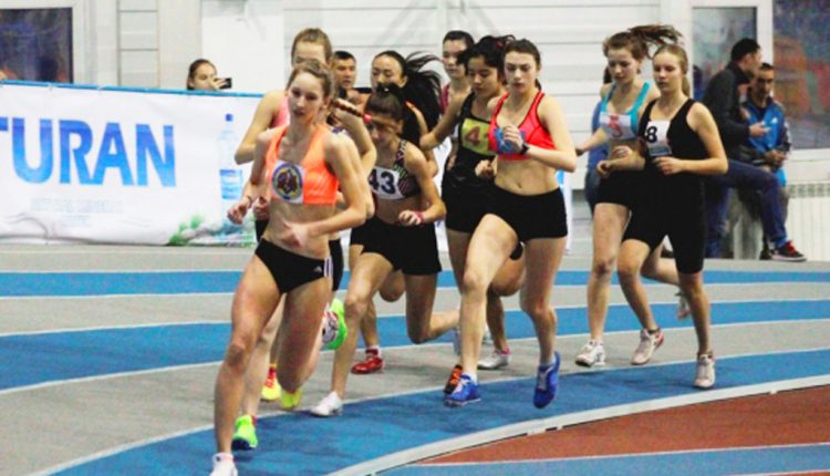 Легкоатлеты