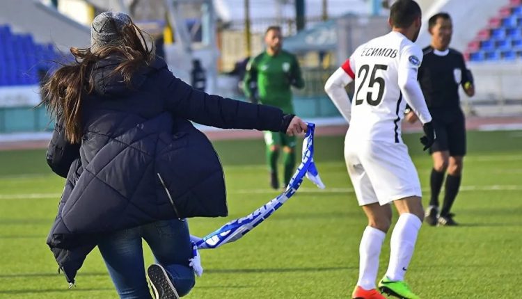 фанатка на матче Иртыш-Атырау