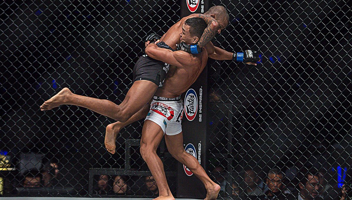 Казах подумывает о переходе в другую бойцовскую лигу