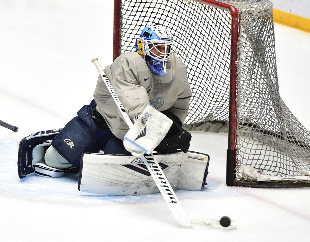Хоккеисты начали подготовку. Пока без Даллмэна