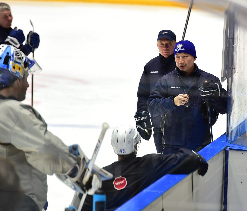Хоккеисты начали подготовку. Пока без Даллмэна