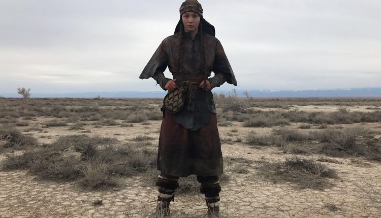 Эльмира Айгалиева на съемках фильма «Томирис»