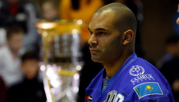 НАЙДЖЕЛ ДОУС