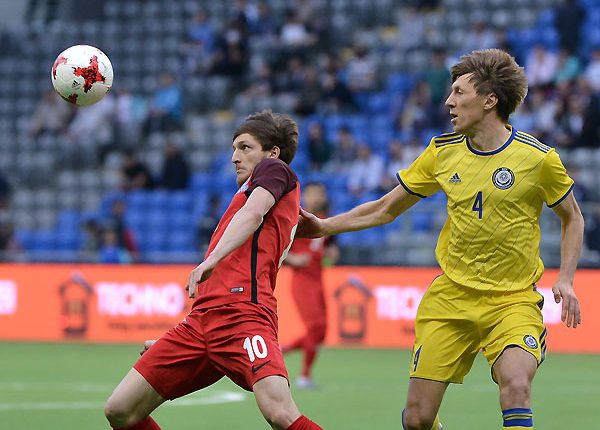 Евгений Постников против Руслана Гурбанова. Фото: affa.az