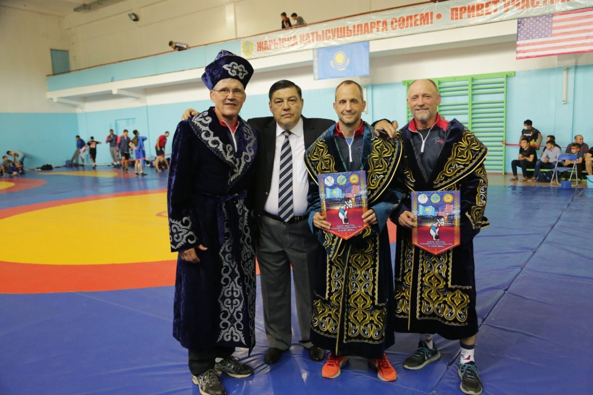 Карагандинские борцы поразили своей техникой олимпийского чемпиона из США