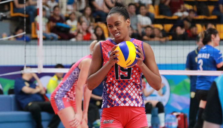 Нападающая "Алтая" Юниеска Роблес