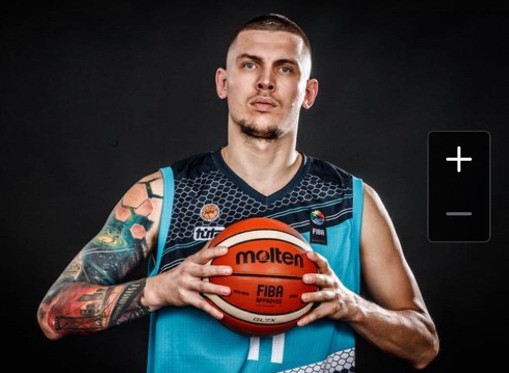 Антон Пономарев