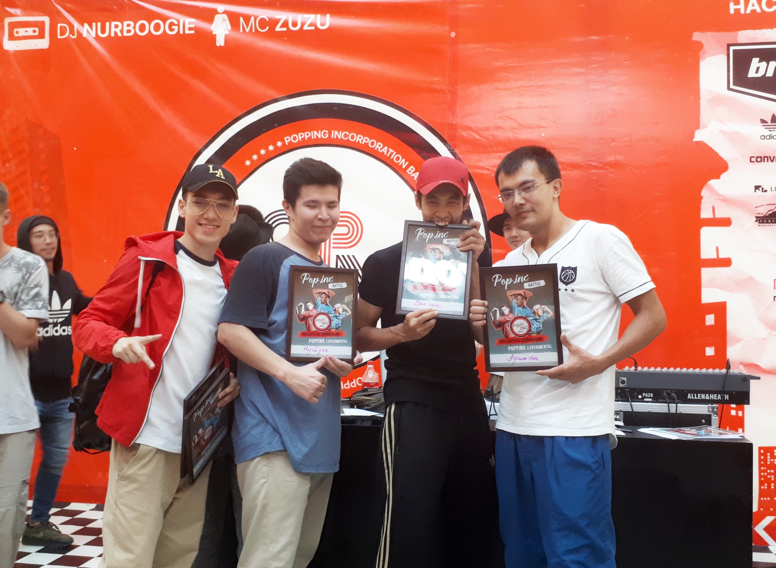 Танцуют все! В Астане впервые прошел баттл по popping и locking