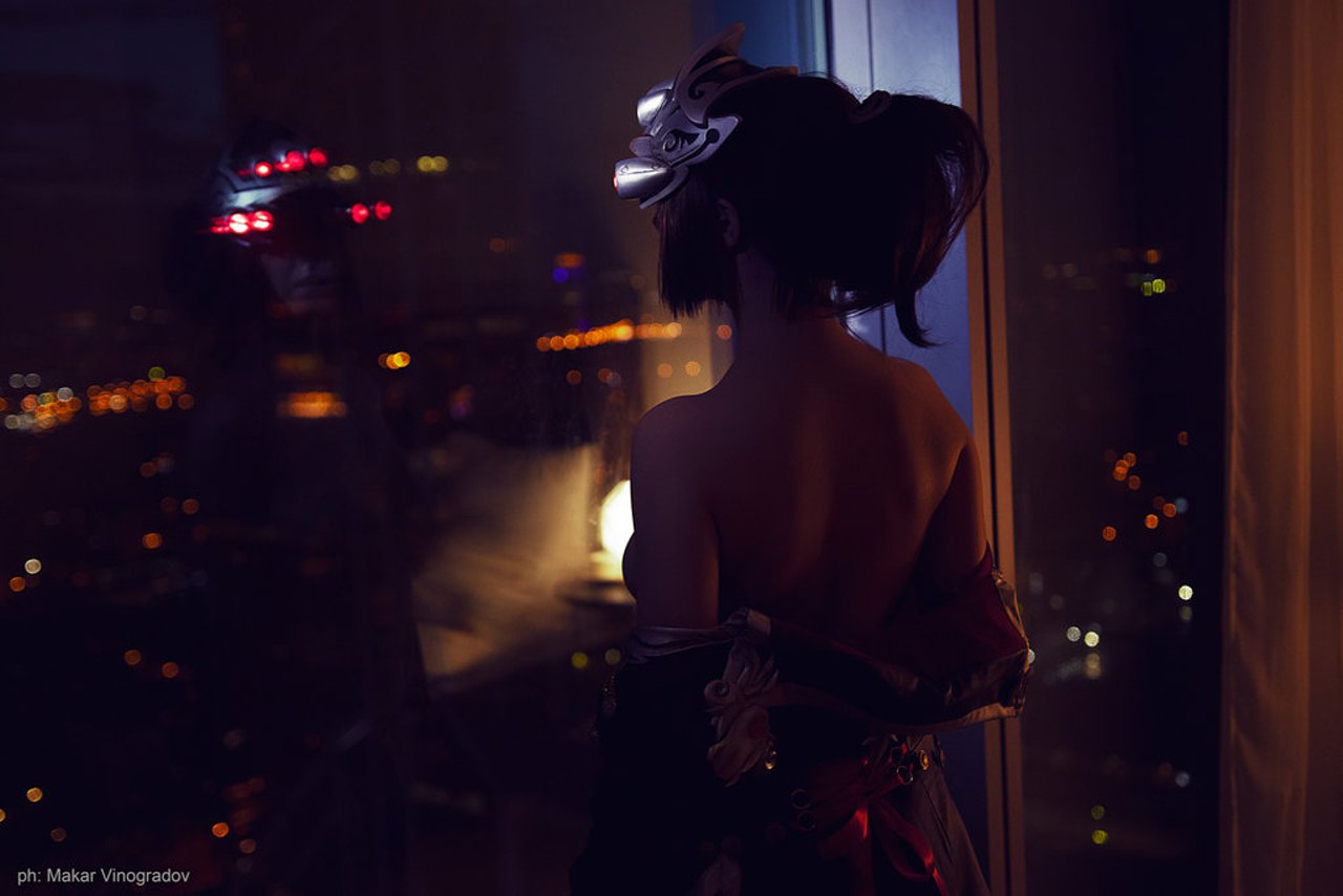 Эротический косплей на тему Роковой вдовы накануне ЧМ-2018 по Overwatch (ФОТО)