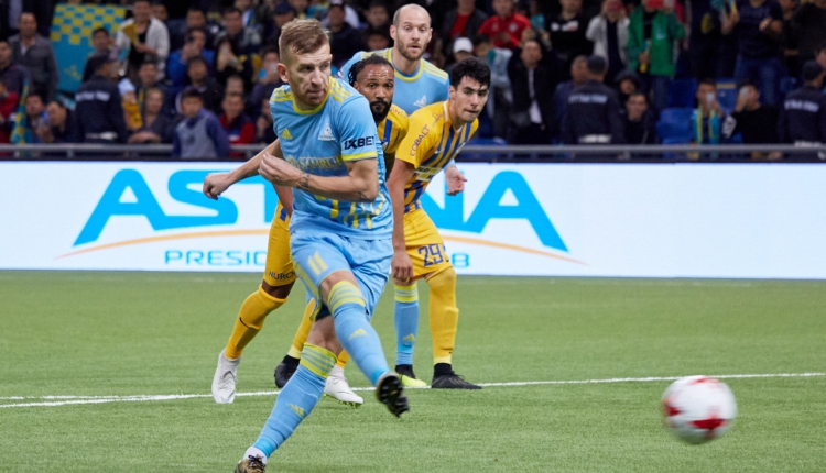 Педро Энрике реализует пенальти. Фото: ФК «Астана»