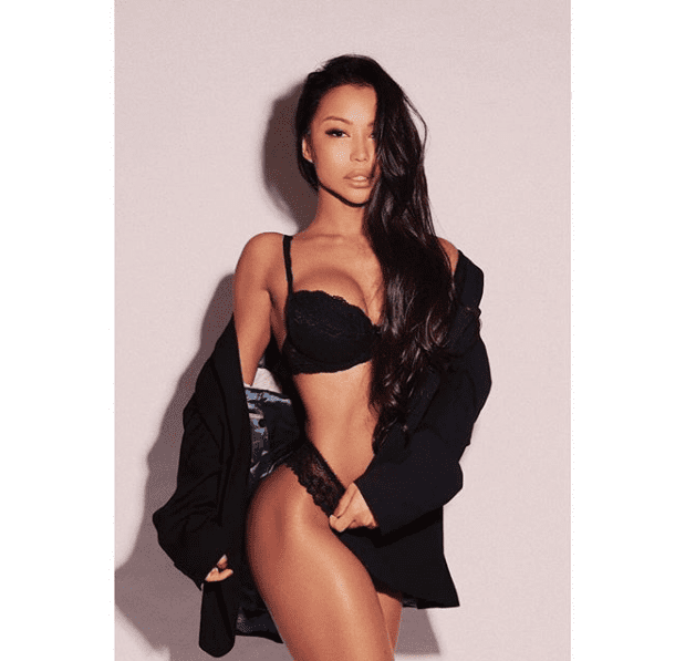 Сексуальные бодибилдерши из Казахстана победили на конкурсе в Китае (ФОТО)