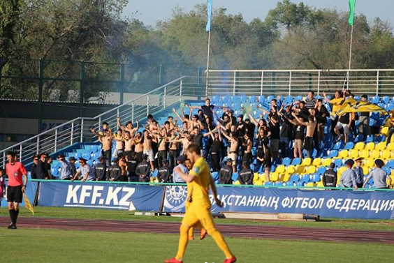 Алматинские ультрас отвернулись от футбольного клуба «Кайрат» (ВИДЕО)