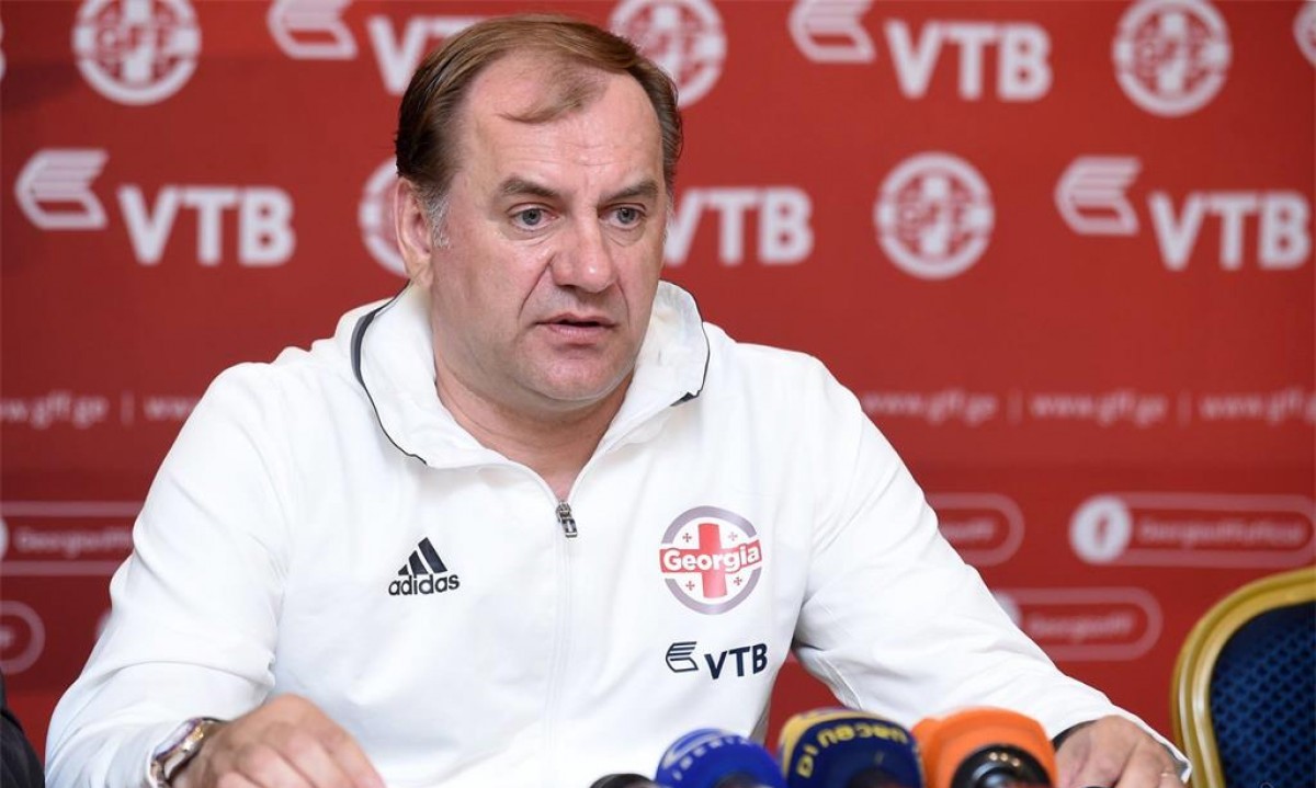 Владимир Вайсс в качестве главного тренера сборной Грузии. Фото: Gff.ge