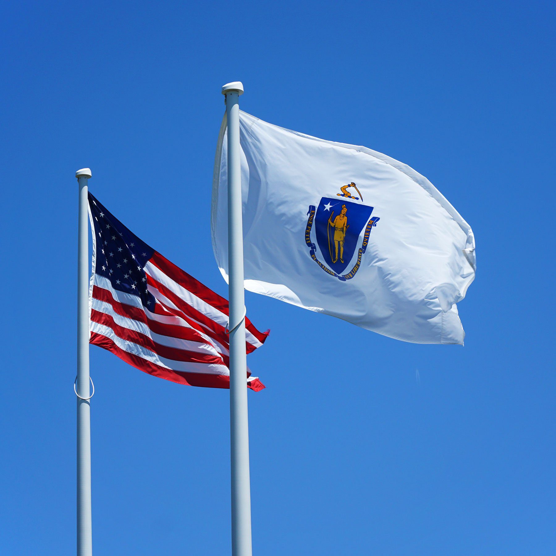 Флаг США и штата Массачусетс