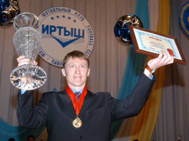 Вратарь «Иртыша» Юрий Новиков, был признан в 2003 году лучшим игроком чемпионата Казахстана. Фото: Владимира Бугаева