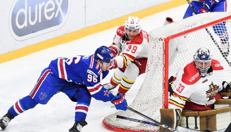 Мартен Сен-Пьер (39) в матче против СКА. Фото: СКА