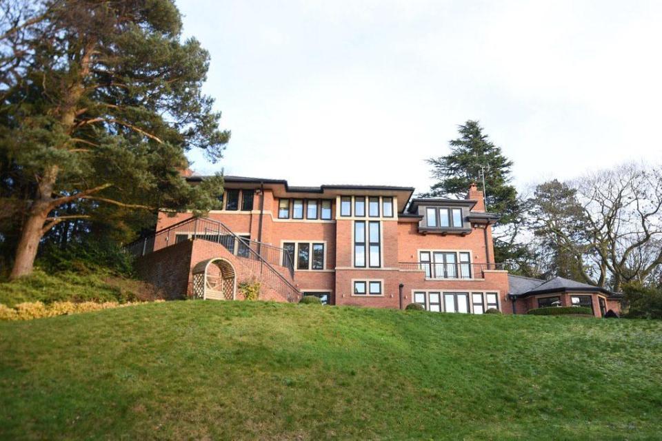 Шуменов продает дом в Лас-Вегасе. Кто еще из звезд избавляется от недвижимости?