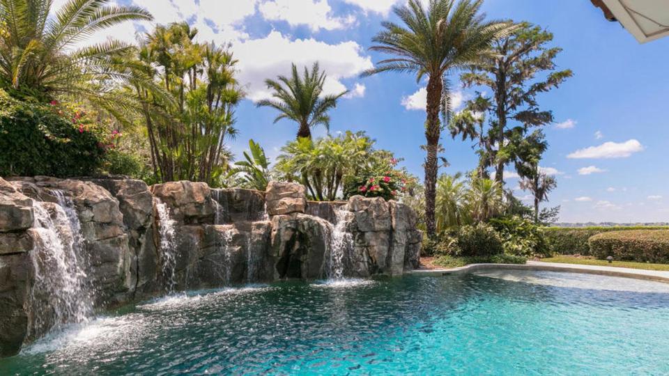 Шуменов продает дом в Лас-Вегасе. Кто еще из звезд избавляется от недвижимости?