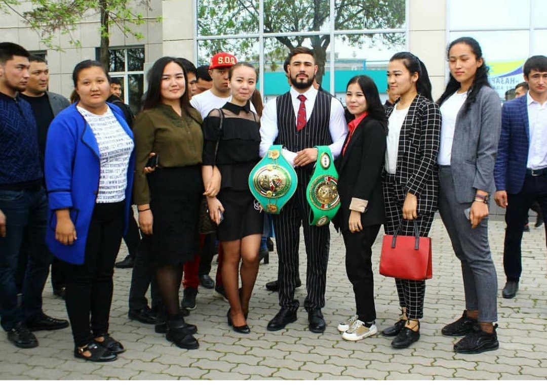 Садриддин Ахмедов