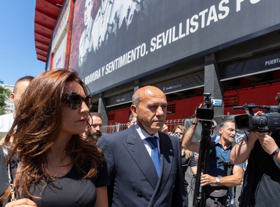 Как проходила траурная церемония прощания с экс-футболистом Хосе Антонио Рейесом