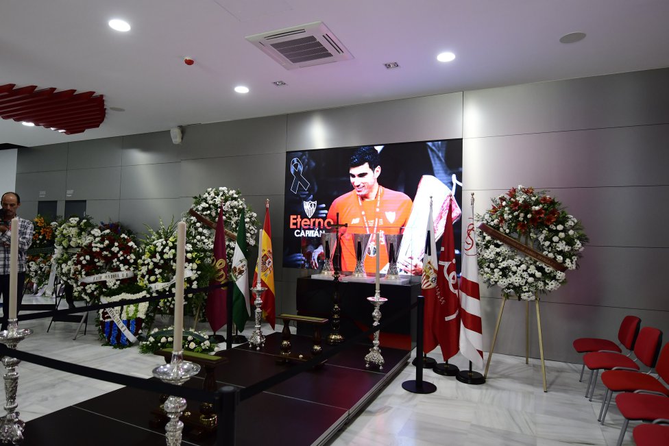 Как проходила траурная церемония прощания с экс-футболистом Хосе Антонио Рейесом