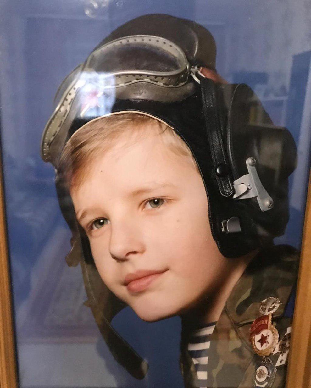 Как выглядели хоккеисты "Барыса" в детстве: угадайте, кто из них кто?