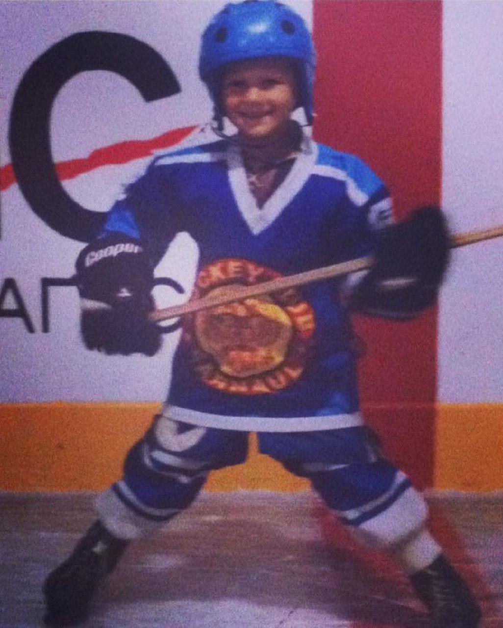 Как выглядели хоккеисты "Барыса" в детстве: угадайте, кто из них кто?