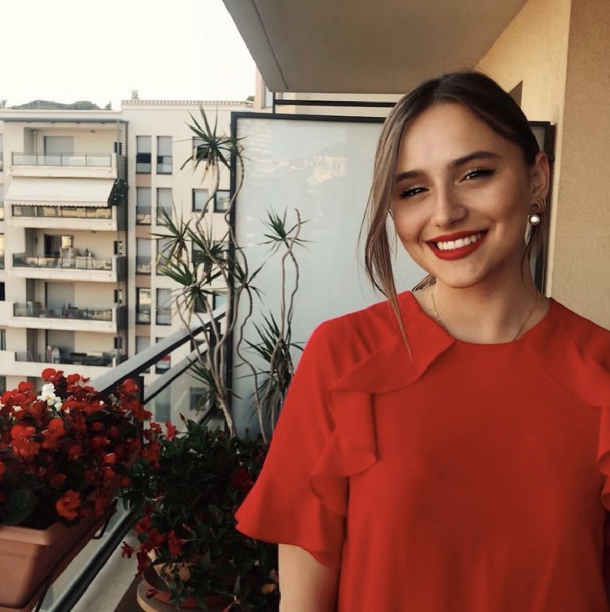 Шарлотта Сине — возлюбленная пилота Ф-1 Шарля Леклера