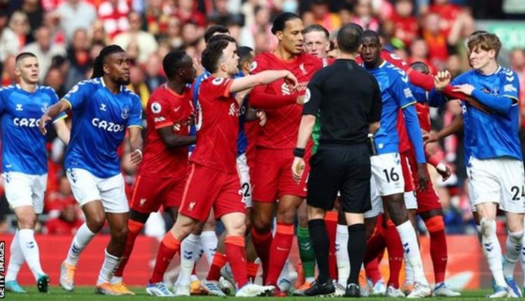 «Ливерпуль» побеждает и оставляет «Эвертон» в тройке худших