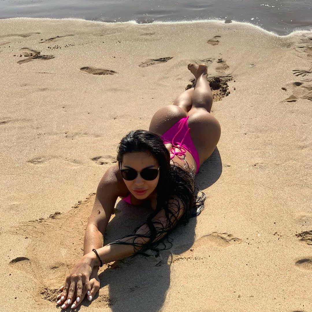 Сексуальная чемпионка: бодибилдерка из Казахстана