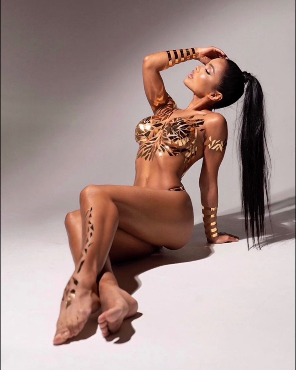 Сексуальная чемпионка: бодибилдерка из Казахстана