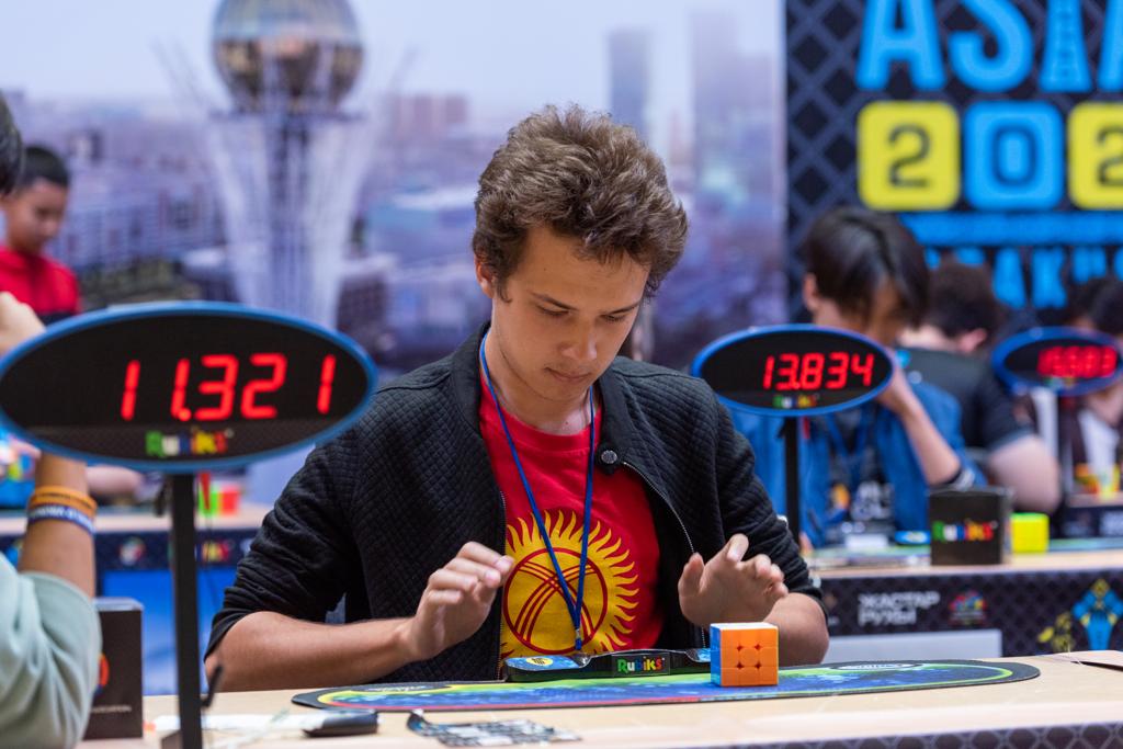 Казахстан занял первое место на Чемпионате Азии по спидкубингу