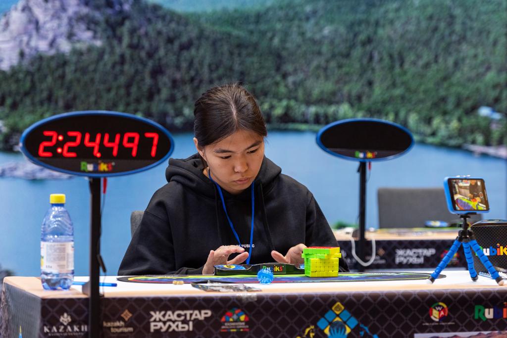 Казахстан занял первое место на Чемпионате Азии по спидкубингу