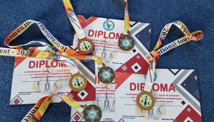Cборная Казахстана завоевала медали на турнире по спортивной акробатике в Узбекистане