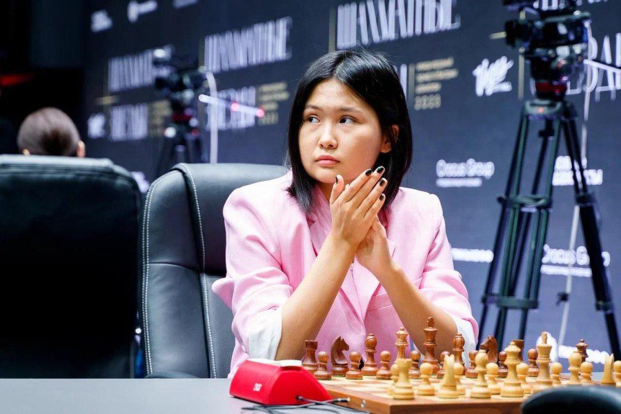 18-летняя казахстанская шахматистка прокомментировала великолепную победу над Сергеем Карякиным 