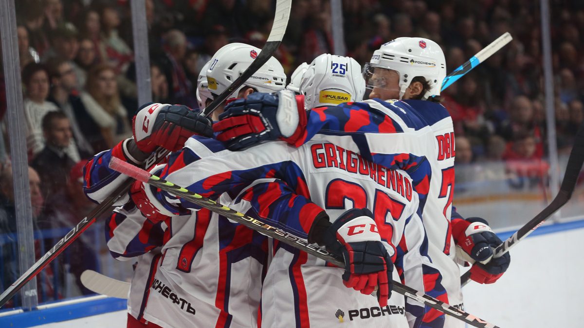 КХЛ. Полуфиналы конференций. «Ястребы» заклевали металлургов, армейцы разобрались с железнодорожниками