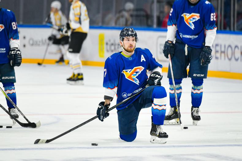 Названы лучшие игроки месяца чемпионата Казахстана по хоккею